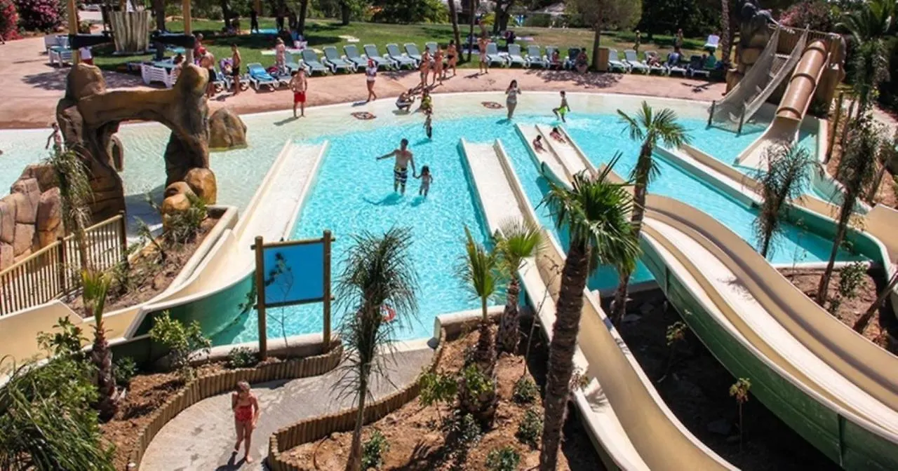 Mileni 2 2 1 1 Roses - Barneda Premium Apartman