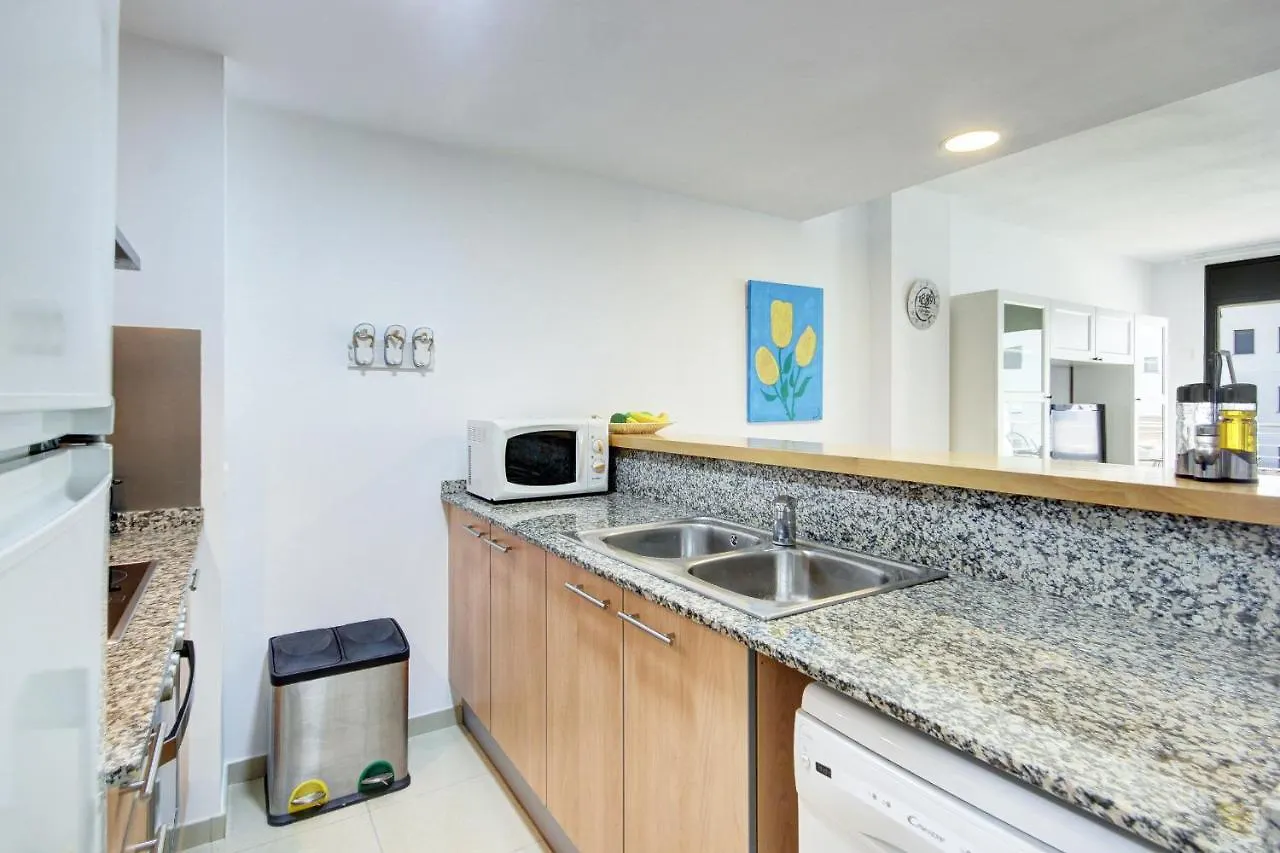 Mileni 2 2 1 1 Roses - Barneda Premium Apartman