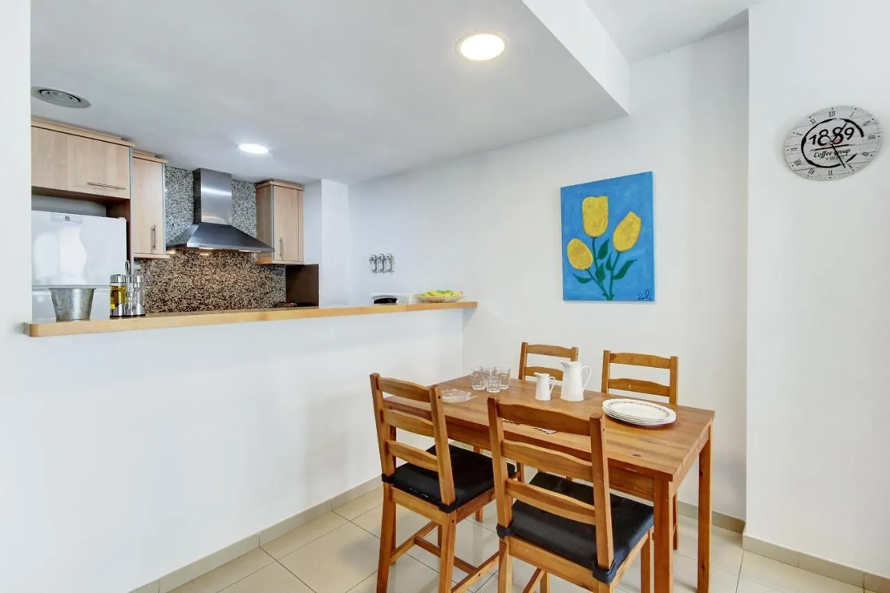 Mileni 2 2 1 1 Roses - Barneda Premium Apartman 0*,