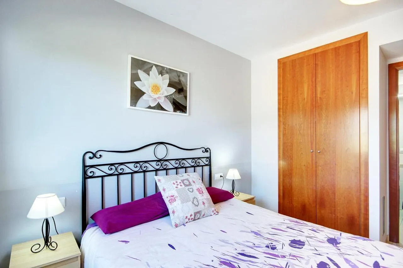 Mileni 2 2 1 1 Roses - Barneda Premium Apartman